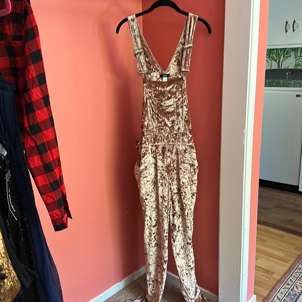 BDG velvet overalls- Size L